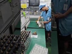 Lắp ráp ngăn chứa pin tự động hoàn toàn cho bộ lọc sơ cấp