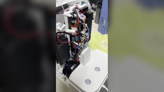 Máy làm đá BriskSpring – Trình bày tính năng chi tiết và chất lượng