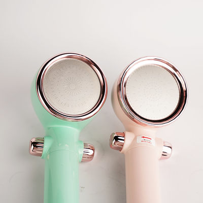 Đầu vòi hoa sen được lọc làm mềm sang trọng 6L / phút Bộ làm mềm nước vòi hoa sen Loại bỏ clo